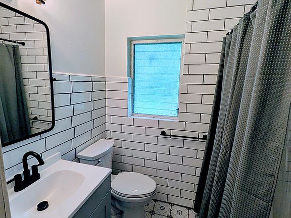 5th image of 521 NE 5th St
