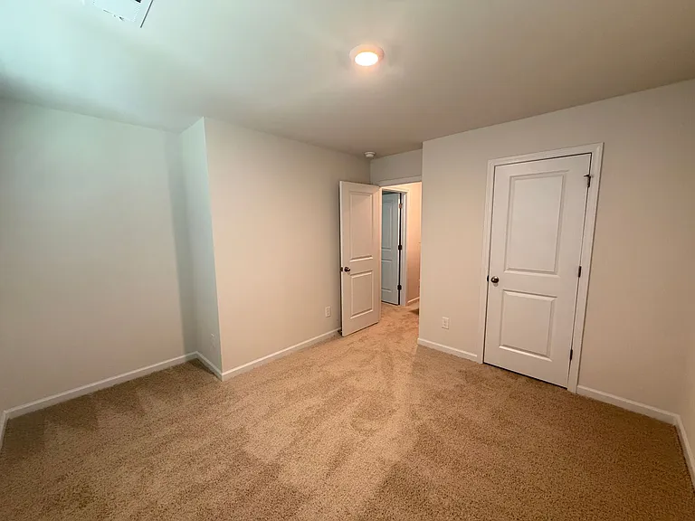 607 Struy St — Photo 24