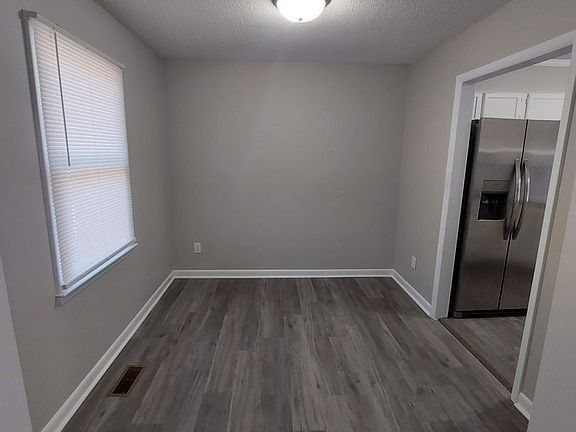 4th image of 6701 Vaughn Rd