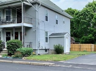64 Centre St, Rumford, RI 02916