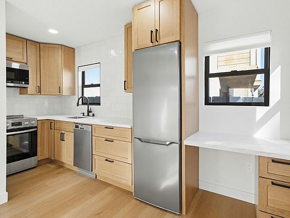 4th image of 4326 Felton St #4328