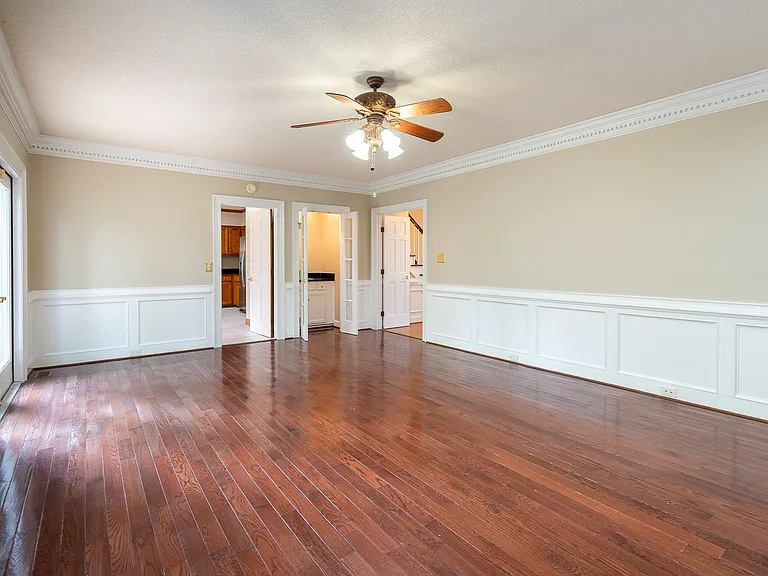 4135 Knollcrest Cir N — Photo 15