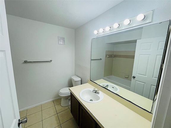 5th image of 1972 Lake Atriums Cir APT 177