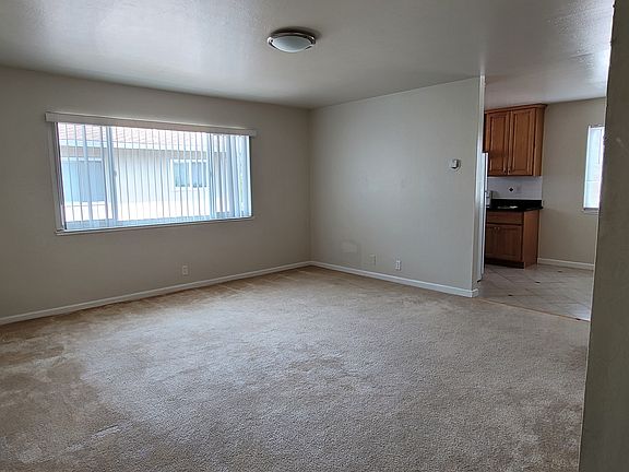 4th image of 1642 Queen Charlotte Dr #3B