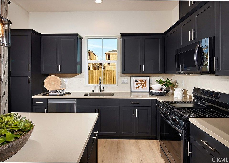 1st image of 4405 S Fairmount Paseo