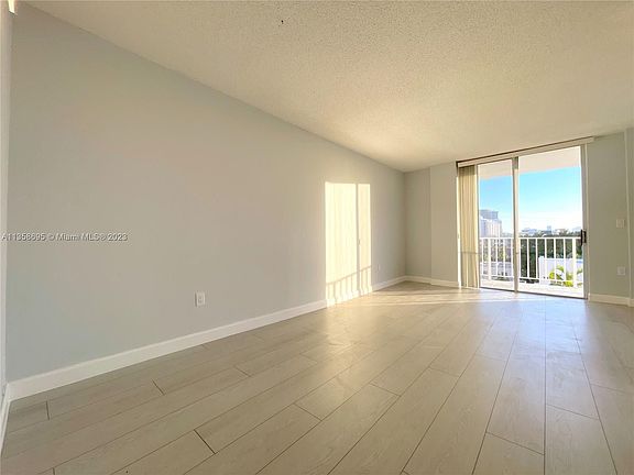 5th image of 2829 Indian Creek Dr APT 607