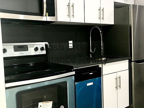 3rd image of 854 W 180th St APT 4H