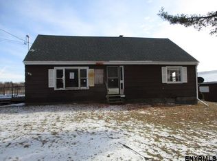 186 Elmwood Ave Ext, Gloversville, NY 12078