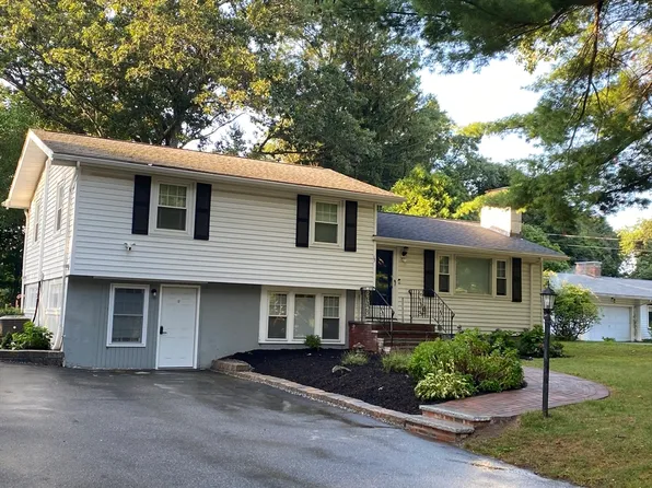 15 Winchester Dr, Lexington, MA 02420