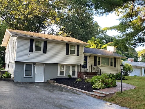 15 Winchester Dr Photo 1