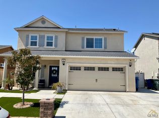 3801 Evergreen Village Ln, Shafter, CA 93263