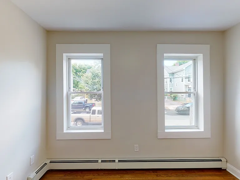 90 Bristol St #10 — Photo 10