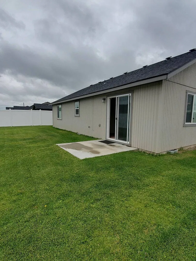 3 Bedroom Home — Photo 3