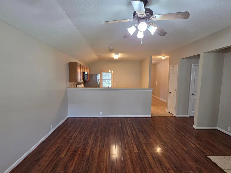 4702 Pin Oak Creek Ln — Photo 14