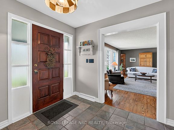 5th image of 10 Briarfield Cres
