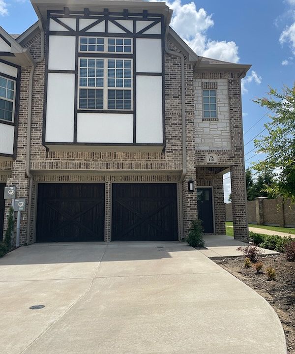 1st image of 101 Harwood Dr