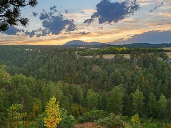 332 Nob Hill Rd, Spearfish, SD 57783