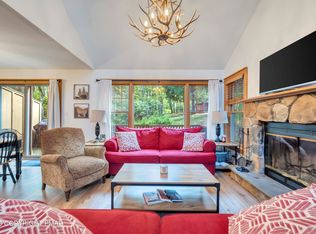 145 Pine Ct, Tannersville, PA 18372