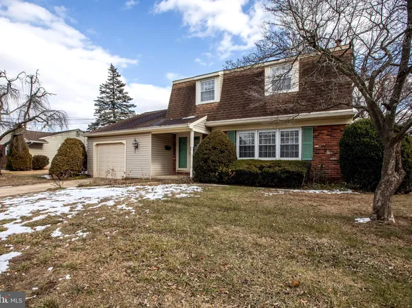 906 Schisler Dr, Florence, NJ 08518