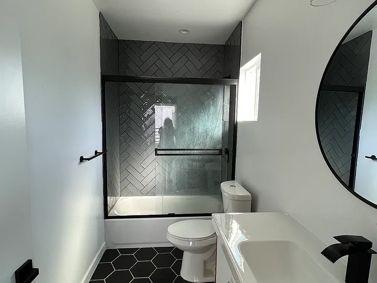 2318 1/2 W 2nd St #2318-1/2 — Photo 4