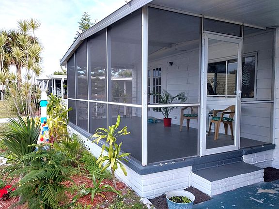 2nd image of 418 Barefoot Blvd
