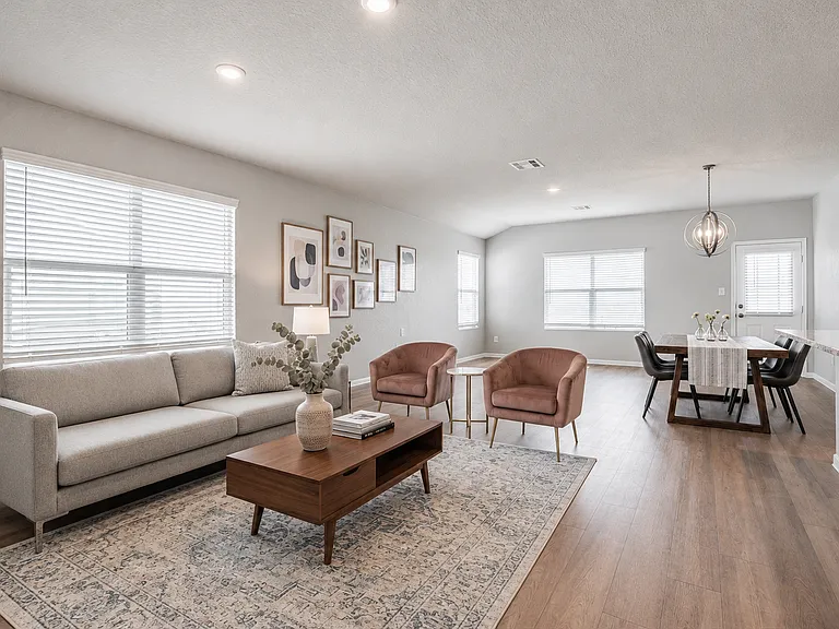 2810 Calandra Lark — Photo 2