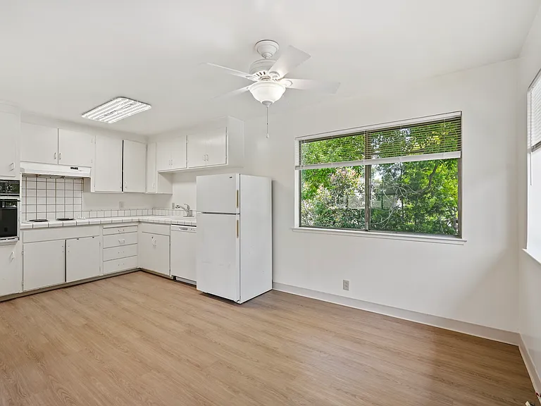 1248 Francisco Ave #B — Photo 6