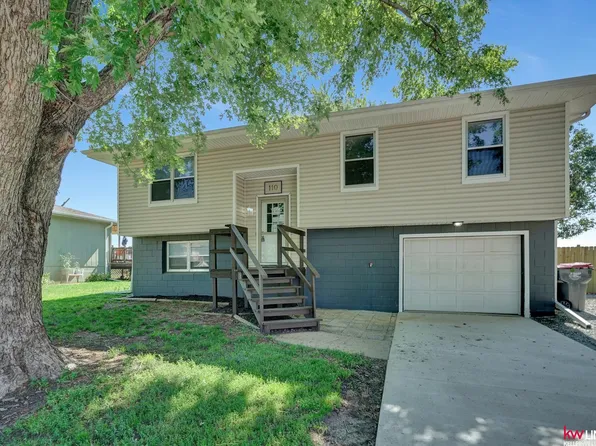 110 N 28th St, Beatrice, NE 68310