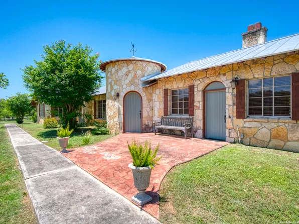 5322 State Highway 16 N, Bandera, TX 78008