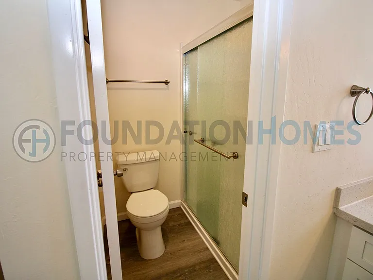 404 San Marin Dr — Photo 52