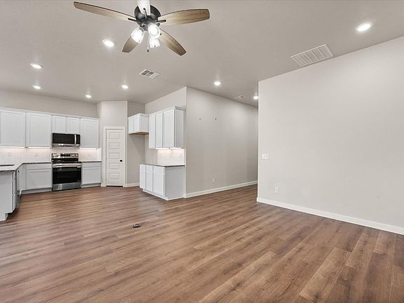 5th image of 2903 Cottonwood Ave