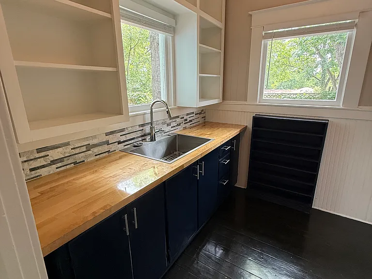 503 Jefferson St — Photo 15
