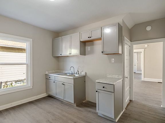 4th image of 1314 N Dearborn St