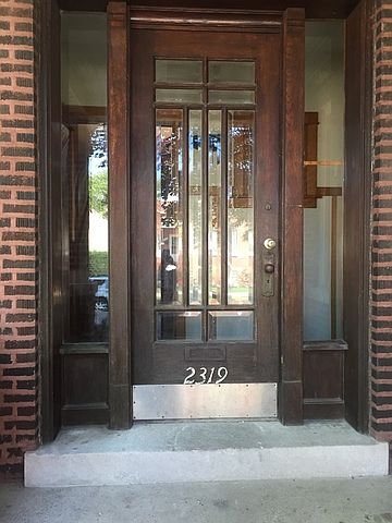 1st image of 2319 S 58th Ct