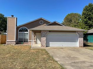 706 N Division St, Coweta, OK 74429