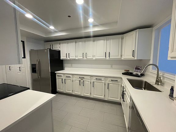 Apple storage in kitchen.