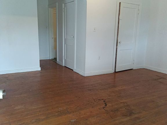 3rd image of 1017 Broadway Ave SE #1017