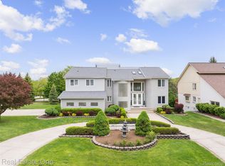 4149 Marlwood Dr, West Bloomfield, MI 48323