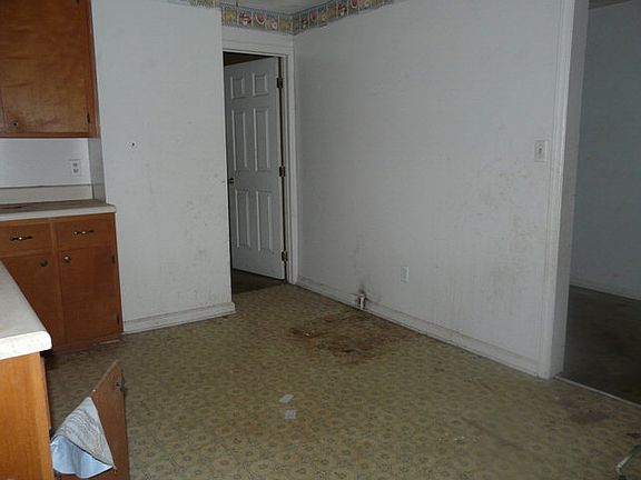 3rd image of 216 Wilson St