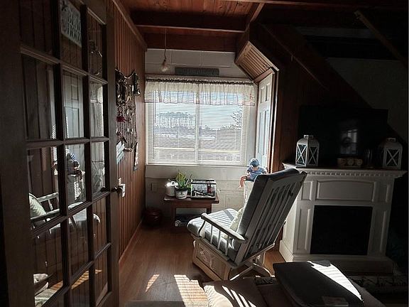 3rd image of 16272 Crystal Beach Rd