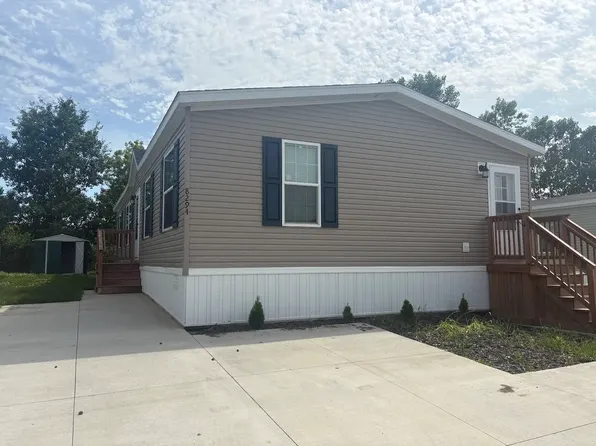 8294 W Decoy Dr, Fenton, MI 48430