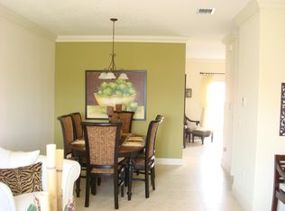 17906 NW 59th Ave #106, Hialeah, FL 33015