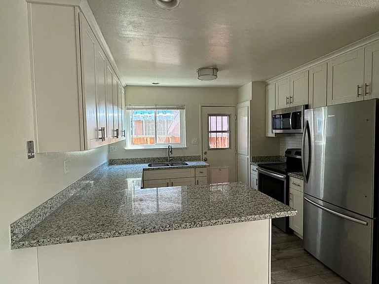 2956 Driftwood Dr — Photo 6