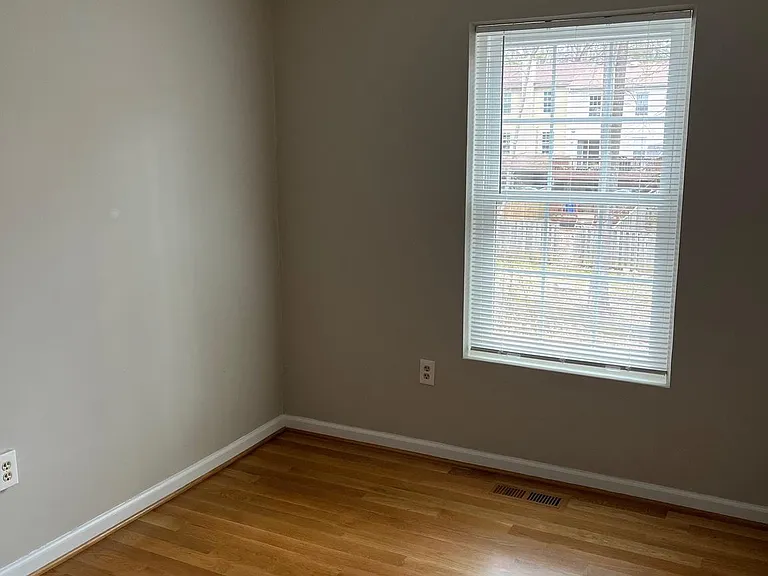 Blarney Stone Ct — Photo 11