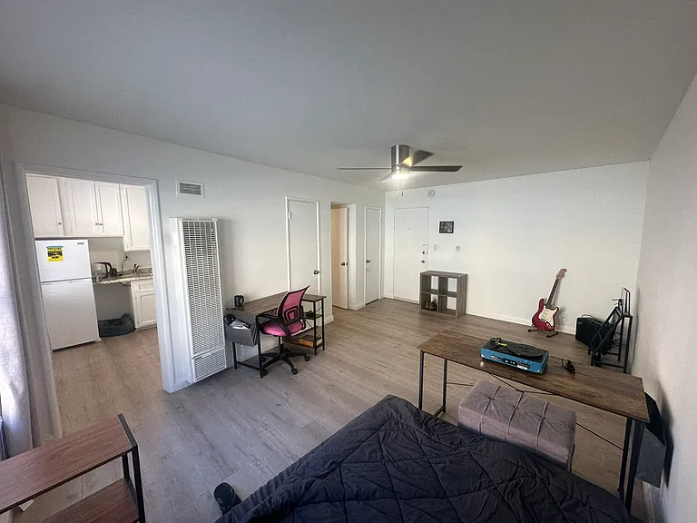 8616 Holloway Dr #106 — Photo 10