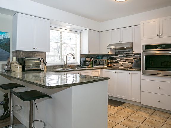5th image of 1449 Vine Rd #2