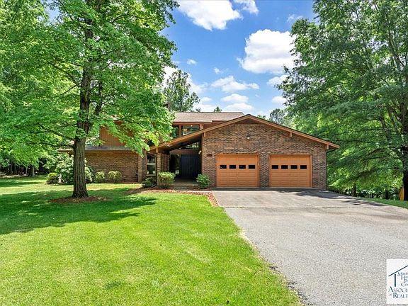 2nd image of 300 Varley Ln