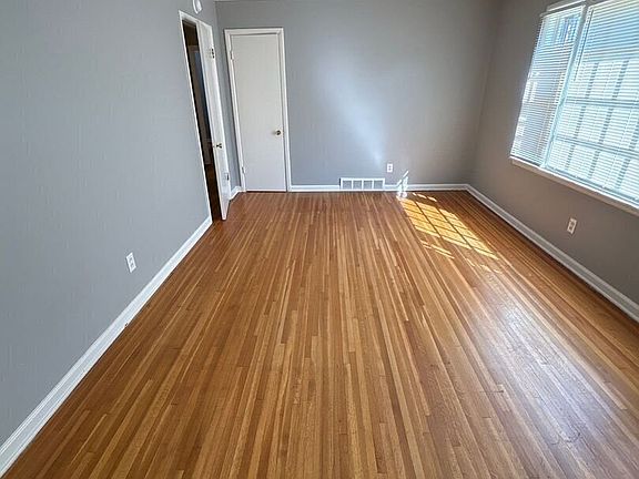 5th image of 3635 Bishops Bridge Rd