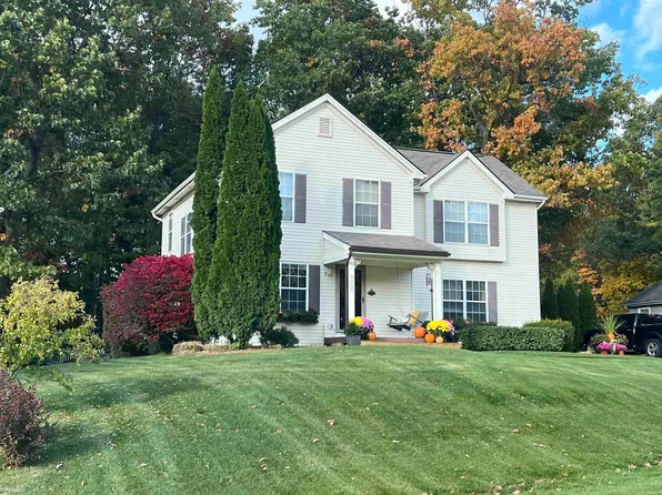 5350 Blossom Ln, Linden, MI 48451