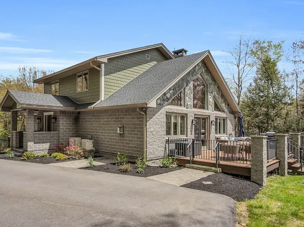 73 Minott St, Gardner, MA 01440